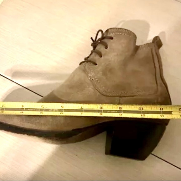 Frye Women's Sacha Ankle Boot Ash Brown Suede Lace Up unisex US 10W - Picture 7 of 9